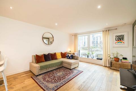 1 bedroom flat for sale, Eltringham Street, London SW18