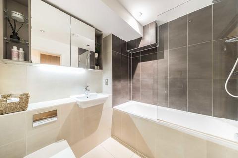 1 bedroom flat for sale, Eltringham Street, London SW18