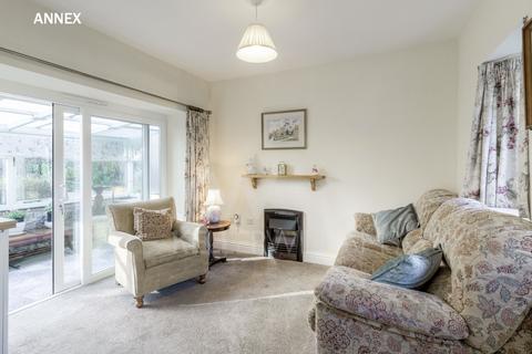 4 bedroom cottage for sale, Northampton Road, Yardley Hastings, Northampton, NN7