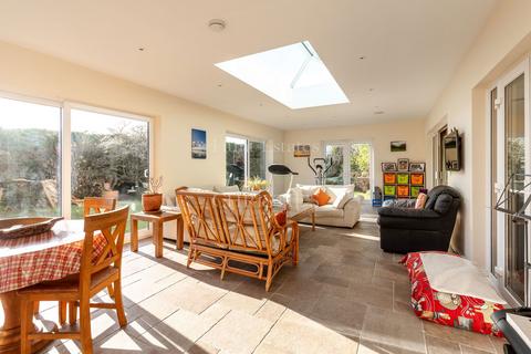 5 bedroom detached house for sale, Linden Lea