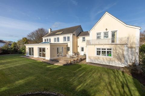 5 bedroom detached house for sale, Linden Lea