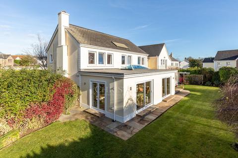 5 bedroom detached house for sale, Linden Lea