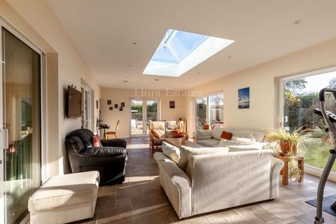 5 bedroom detached house for sale, Linden Lea