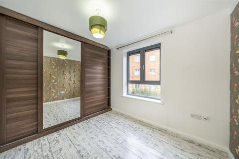 2 bedroom flat for sale, Gunyard Mews, London, SE18