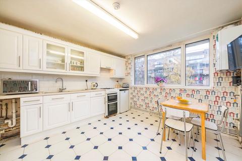 3 bedroom flat for sale, Aldsworth Close, Maida Vale W9