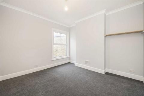 2 bedroom flat to rent, St. Asaph Road, London SE4