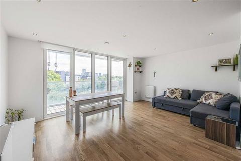 3 bedroom flat to rent, Seager Place, London SE8