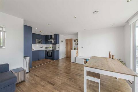 3 bedroom flat to rent, Seager Place, London SE8