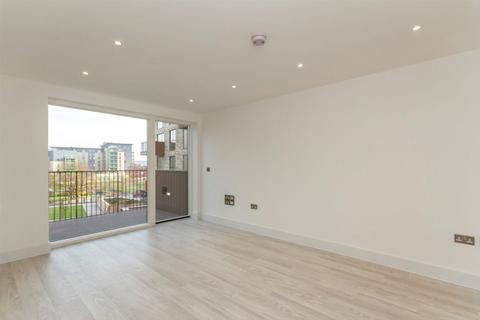 1 bedroom flat for sale, Lakeside Drive, London NW10