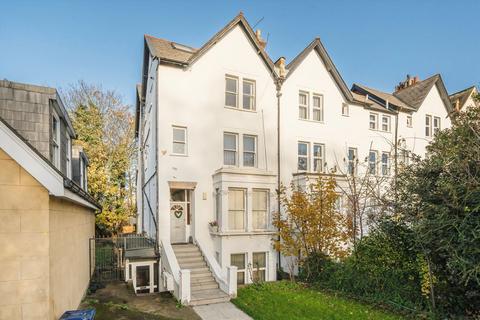 3 bedroom flat for sale - East Churchfield Road, London W3