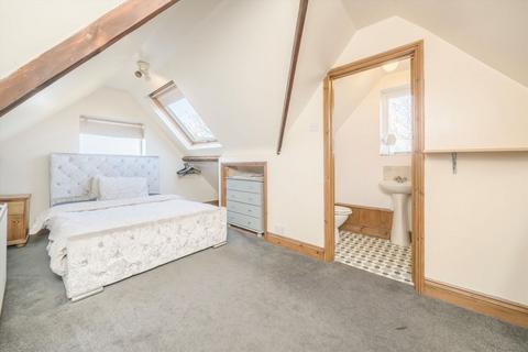 3 bedroom flat for sale, East Churchfield Road, London W3