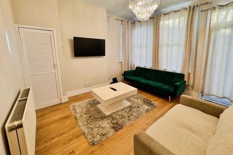 2 bedroom ground floor flat to rent, Fairfax Drive, Westcliff-On-Sea
