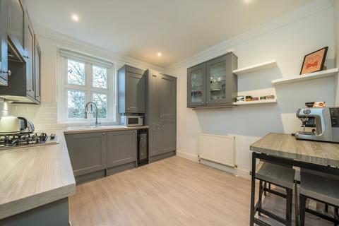 2 bedroom flat for sale, South Bank Terrace, Surbiton KT6