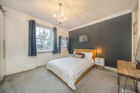 2 bedroom flat for sale, South Bank Terrace, Surbiton KT6