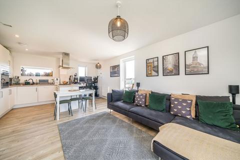 2 bedroom flat for sale, Tala Close, Surbiton KT6