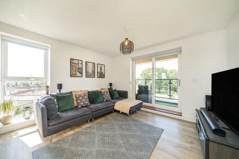 2 bedroom flat for sale, Tala Close, Surbiton KT6