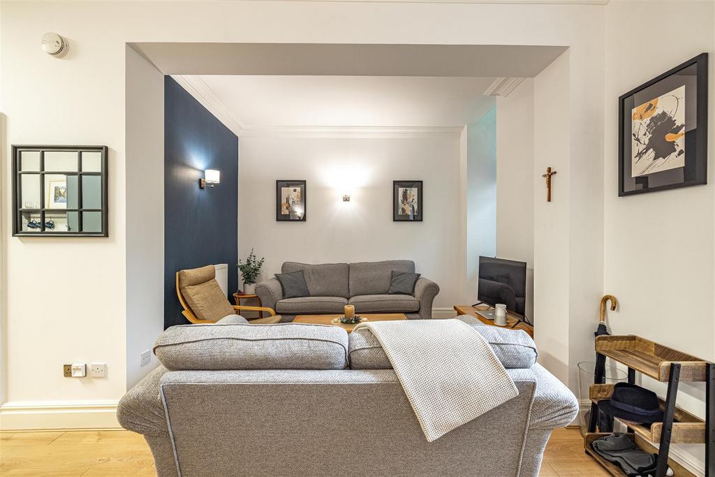 92 Dingleton Apartments Melrose 04.JPG