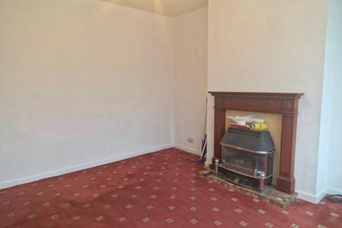 3 bedroom semi-detached house to rent, Holcombe Close, Kearsley, Bolton, BL4