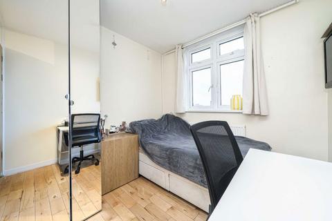 3 bedroom flat for sale, New Place Square, London SE16