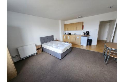 Studio to rent, 2 The Esplanade, Burnham on Sea, TA8