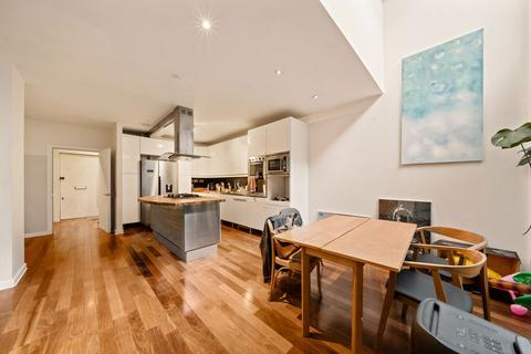 2 bedroom flat for sale, Varcoe Road, London SE16