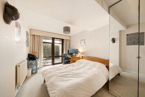 2 bedroom flat for sale, Varcoe Road, London SE16