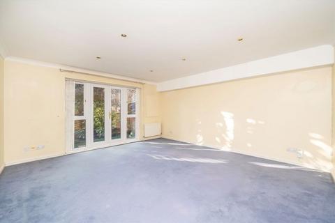 2 bedroom flat for sale, Corney Reach Way, London W4
