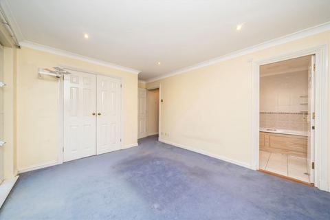 2 bedroom flat for sale, Corney Reach Way, London W4