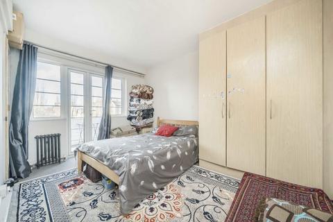 2 bedroom flat for sale, Chiswick Village, London W4