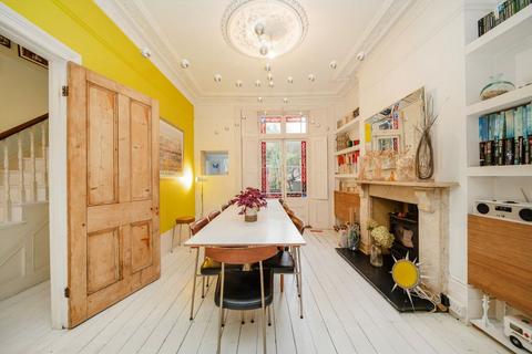 6 bedroom house for sale, Connaught Road, London N4