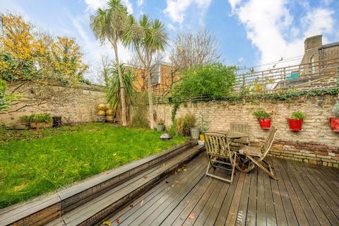 6 bedroom house for sale, Connaught Road, London N4