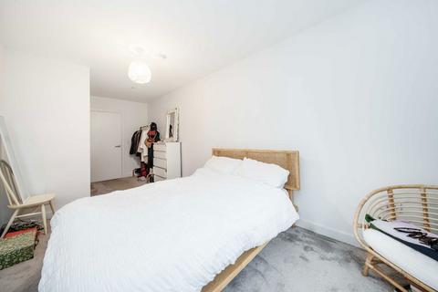 1 bedroom flat for sale, Coster Avenue, London N4