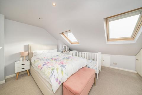 2 bedroom flat for sale, Kingston Road, London SW19