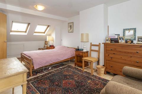 4 bedroom terraced house for sale, Clarence Road, London SW19