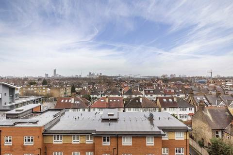 1 bedroom flat for sale, Bromyard Avenue, London W3