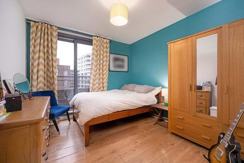 2 bedroom flat for sale, Caledonian Road, London N7
