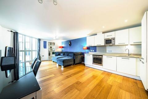 2 bedroom flat for sale, Water Gardens Square, London SE16