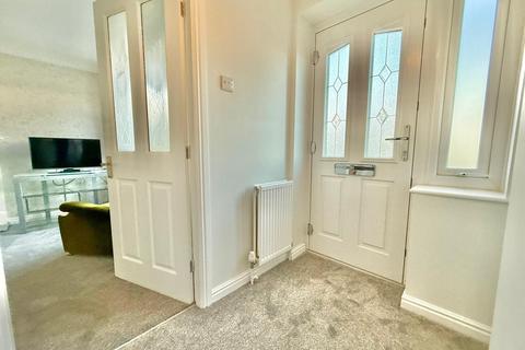 4 bedroom detached house to rent, Cavalier Drive, Apperley Bridge, Bradford, West Yorkshire, BD10
