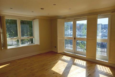 2 bedroom flat to rent, Whittingehame Drive, Glasgow, G12