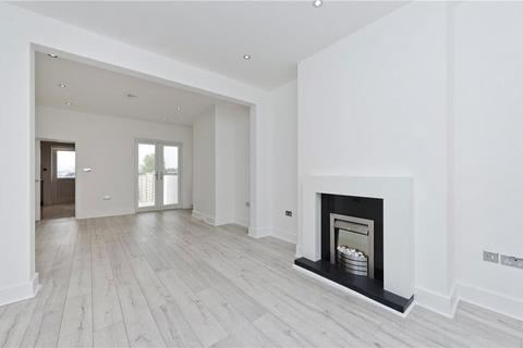 5 bedroom terraced house to rent, Wells House Road, London NW10