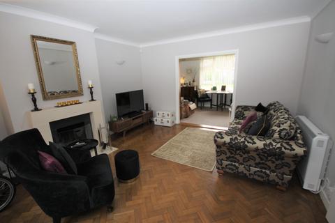 2 bedroom flat to rent, Pilgrims Court