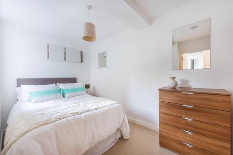 3 bedroom flat to rent, Kew Bridge Court, Kew Bridge, London, W4