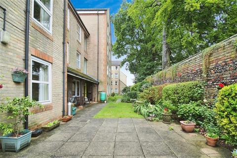 1 bedroom retirement property to rent, 35 Homesarum House, Wilton Road SP2