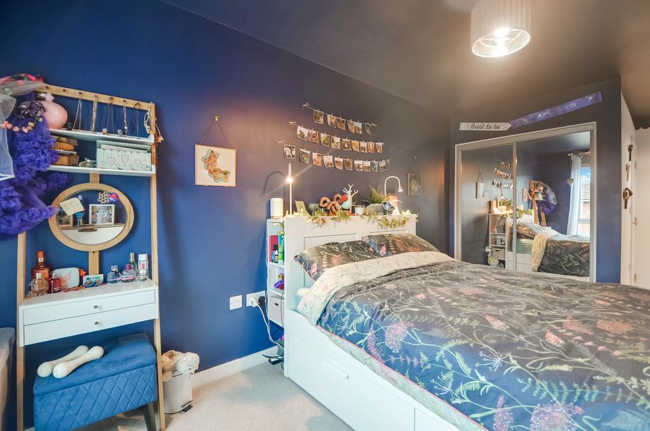 Master Bedroom (4).jpg