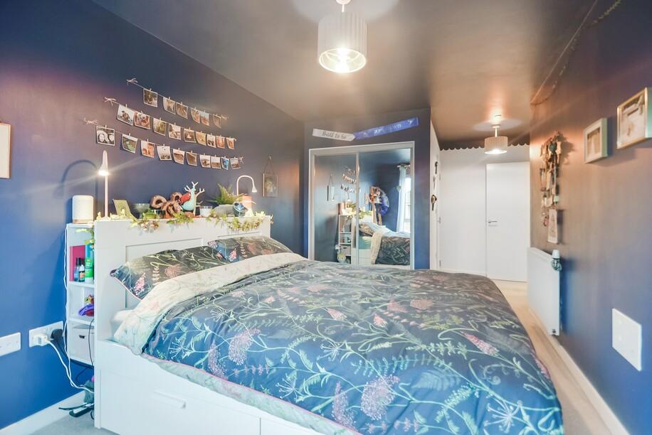 Master Bedroom (6).jpg