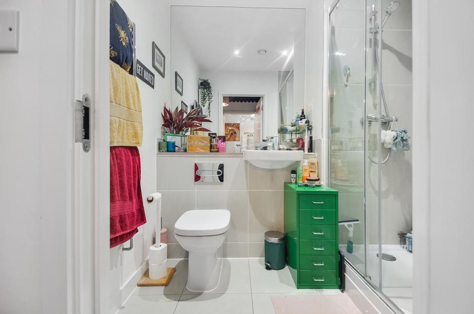En Suite Shower Room (1).jpg