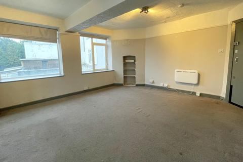 Studio to rent, Weybridge, Surrey, KT13