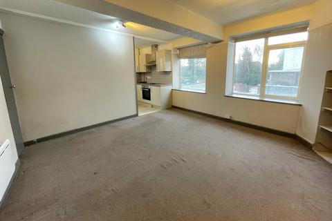 Studio to rent, Weybridge, Surrey, KT13
