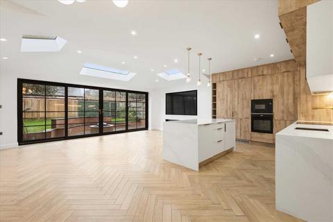 4 bedroom house to rent, Chesterfiled Road, Chiswick, Chiswick