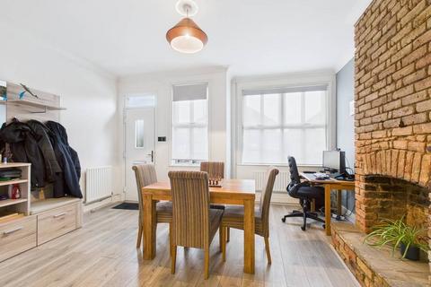 3 bedroom semi-detached house for sale, Stanwell Road, Ashford, Surrey, TW15